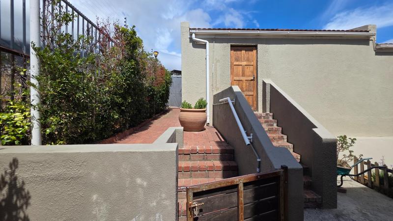 3 Bedroom Property for Sale in Zonnebloem Western Cape